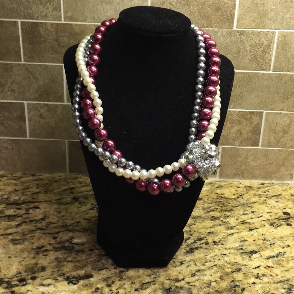 2/$25 Necklace tri-strand colored pearls